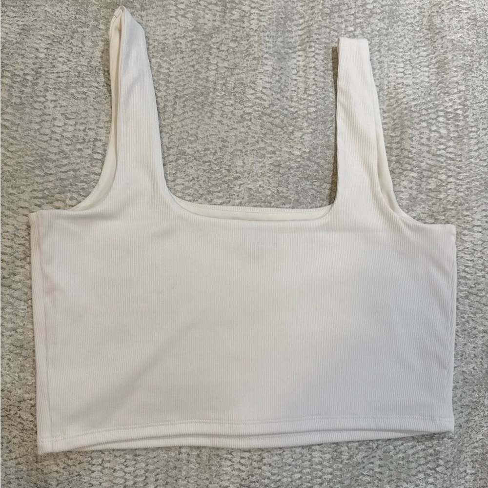 Express Ribbed Crop Top - Picture 2 of 4
